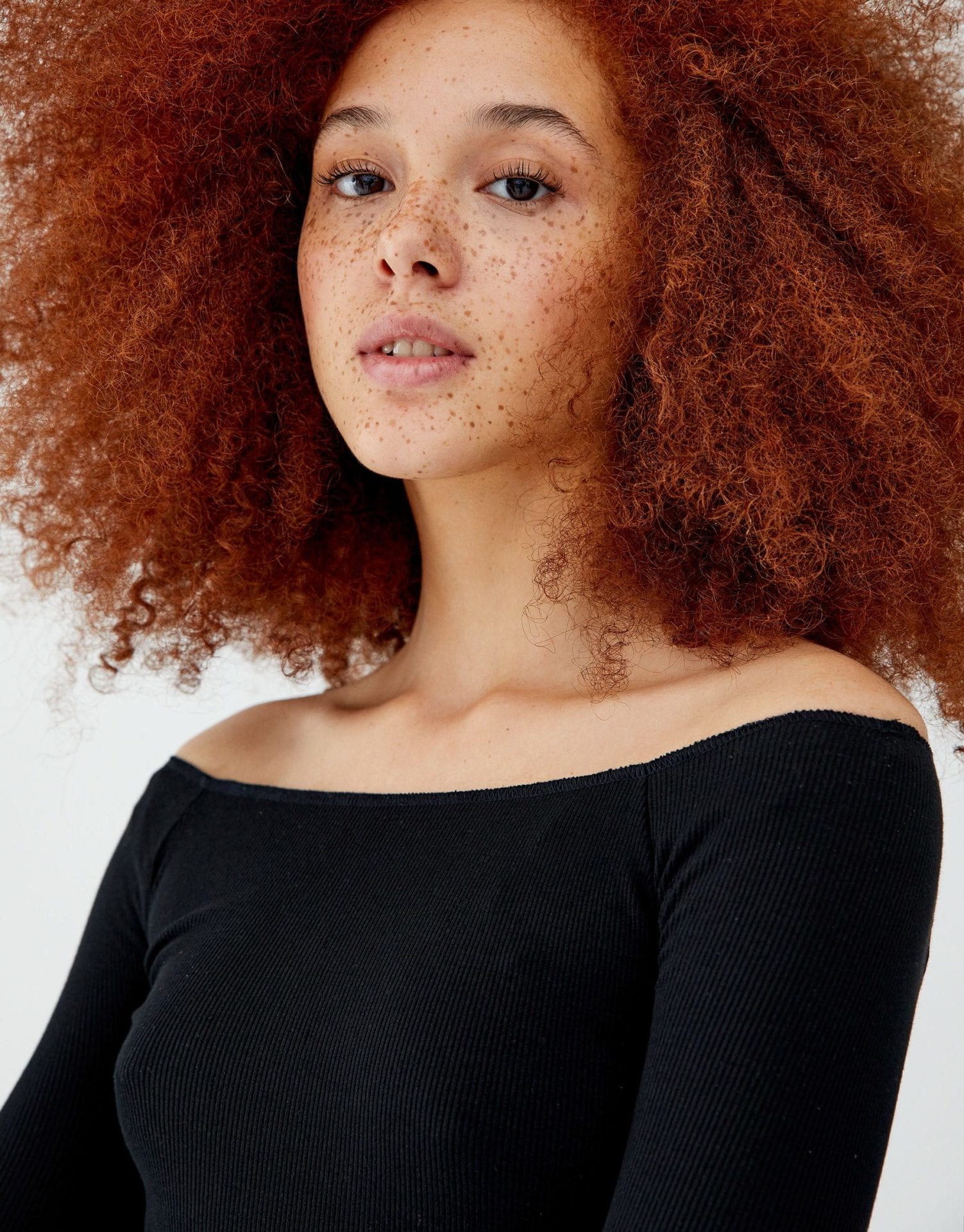 Basic Off-The-Shoulder T-shirt - Image 3